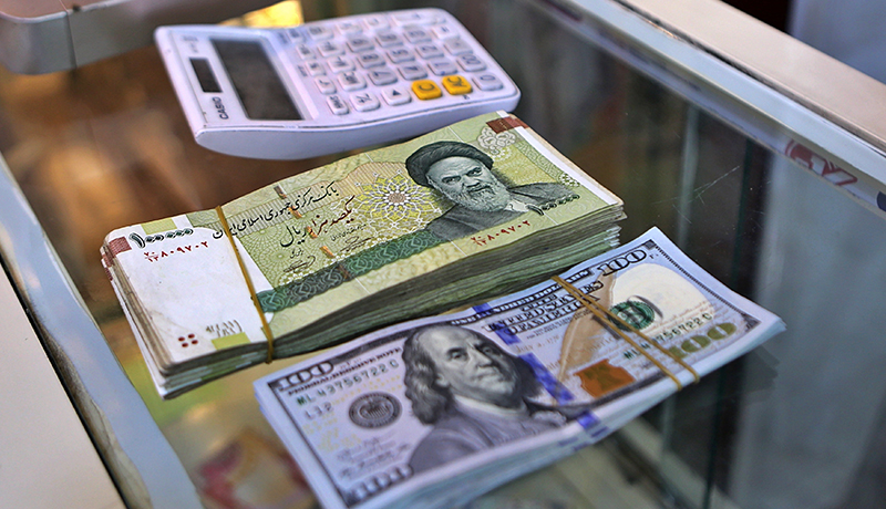دلار همچنان در مدار افزایشی/ یورو یک گام تا ۱۷ هزار تومان