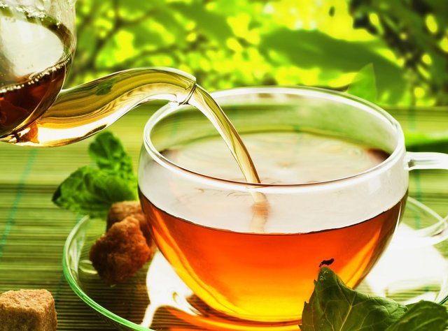 بایدها و نبایدهای مصرف محبوب‌ترین نوشیدنی ایرانی‌ها